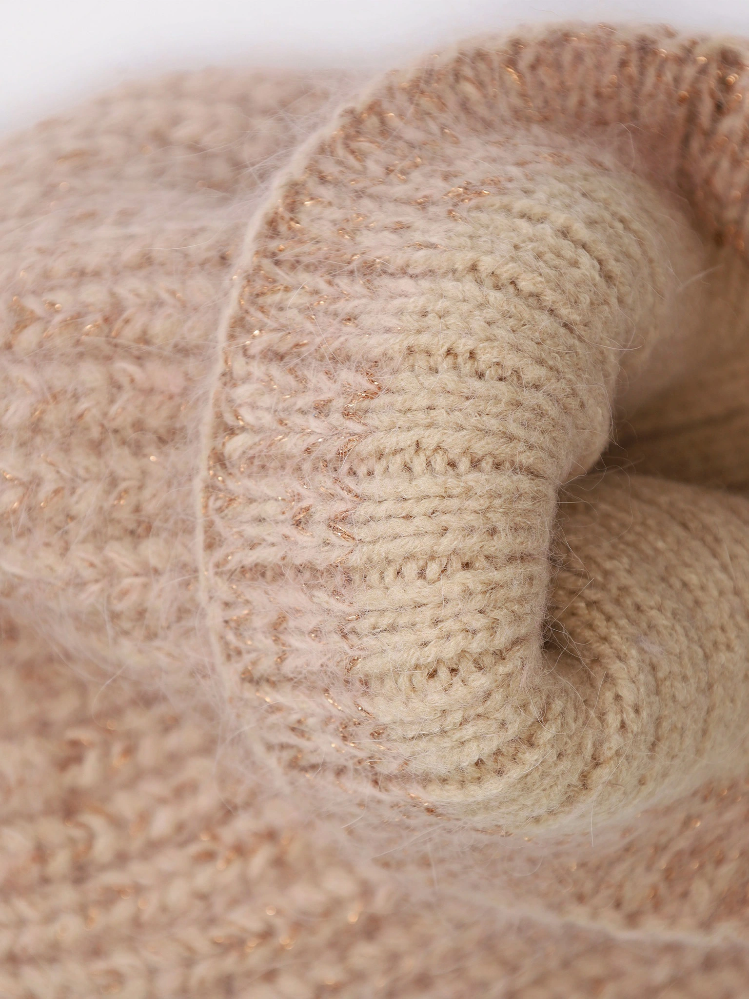 Шапка-бини с люрексом из смесовой шерсти альпаки в ассортименте